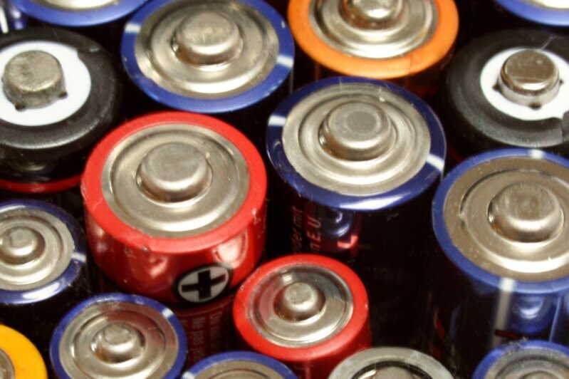 Gratis-Download: Brandgefahr vermeiden – Lithiumbatterien Gratis-Download: Brandgefahr vermeiden – Lithiumbatterien